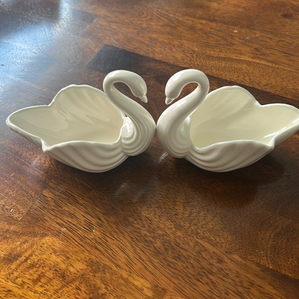 Swans (Lenox like)